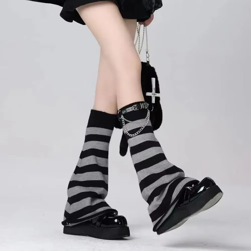 Boot Sock Slouchy - ถุงเท้ากันหนาวถักลายทางสไตล์โกธิคฮาราจูกุ ถุงเท้าบูททรงหลวมพร้อมสายโซ่ สไตล์สตรีทแวร์